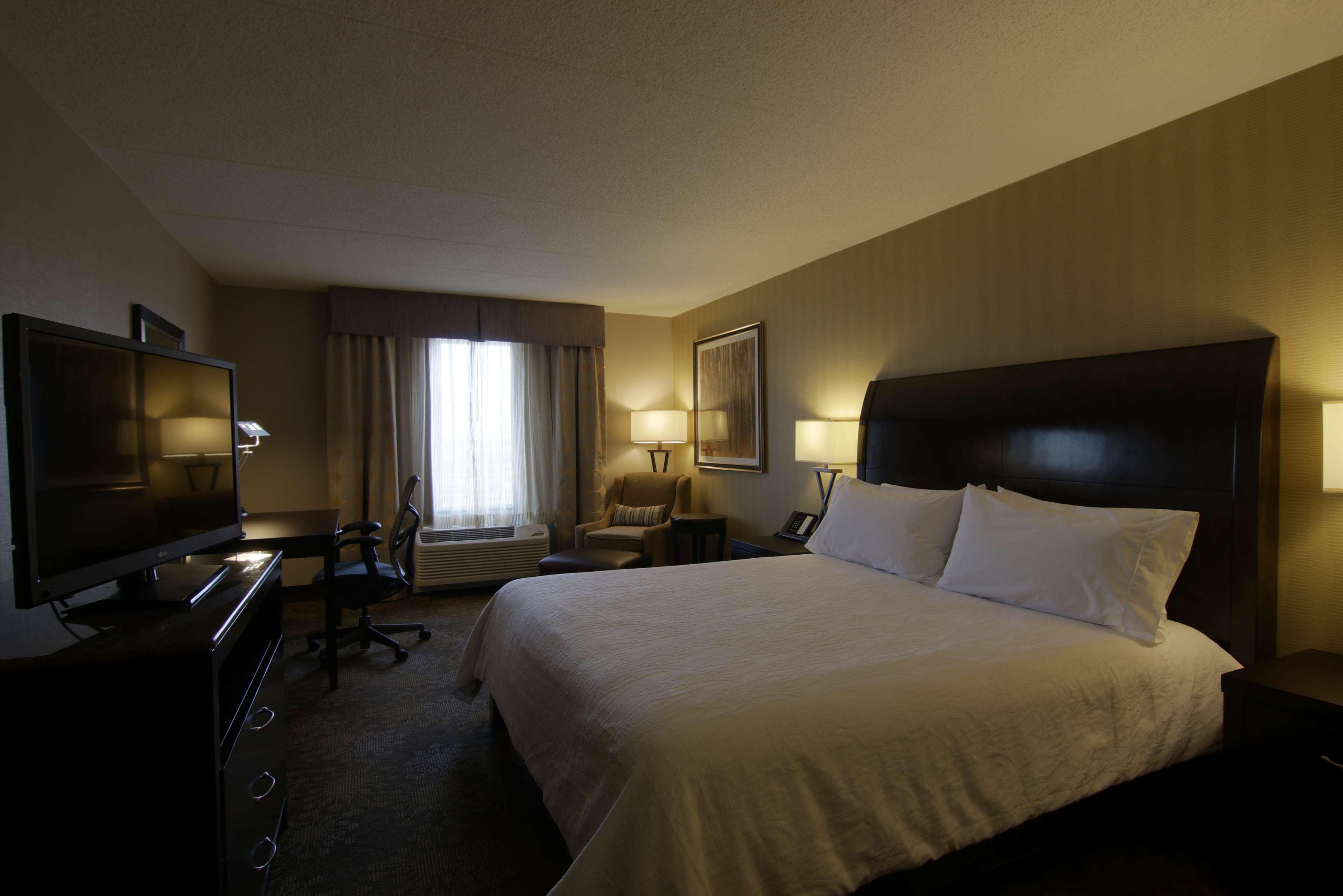 Hilton Garden Inn Toronto/Brampton Exterior photo