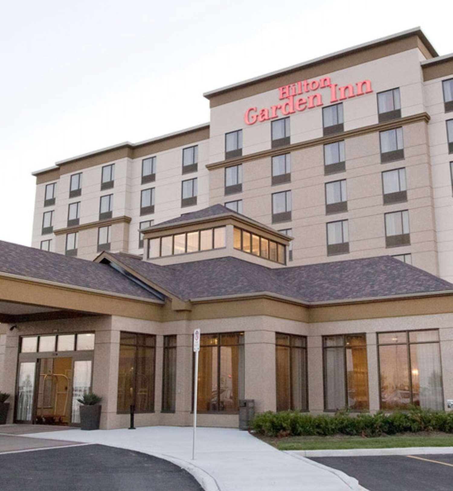 Hilton Garden Inn Toronto/Brampton Exterior photo