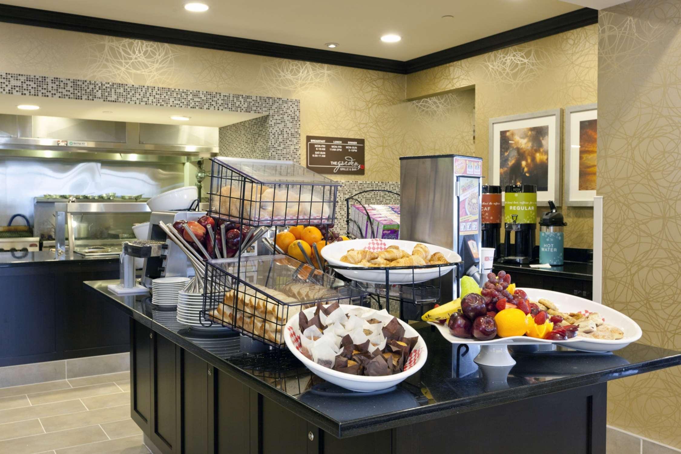 Hilton Garden Inn Toronto/Brampton Restaurant photo