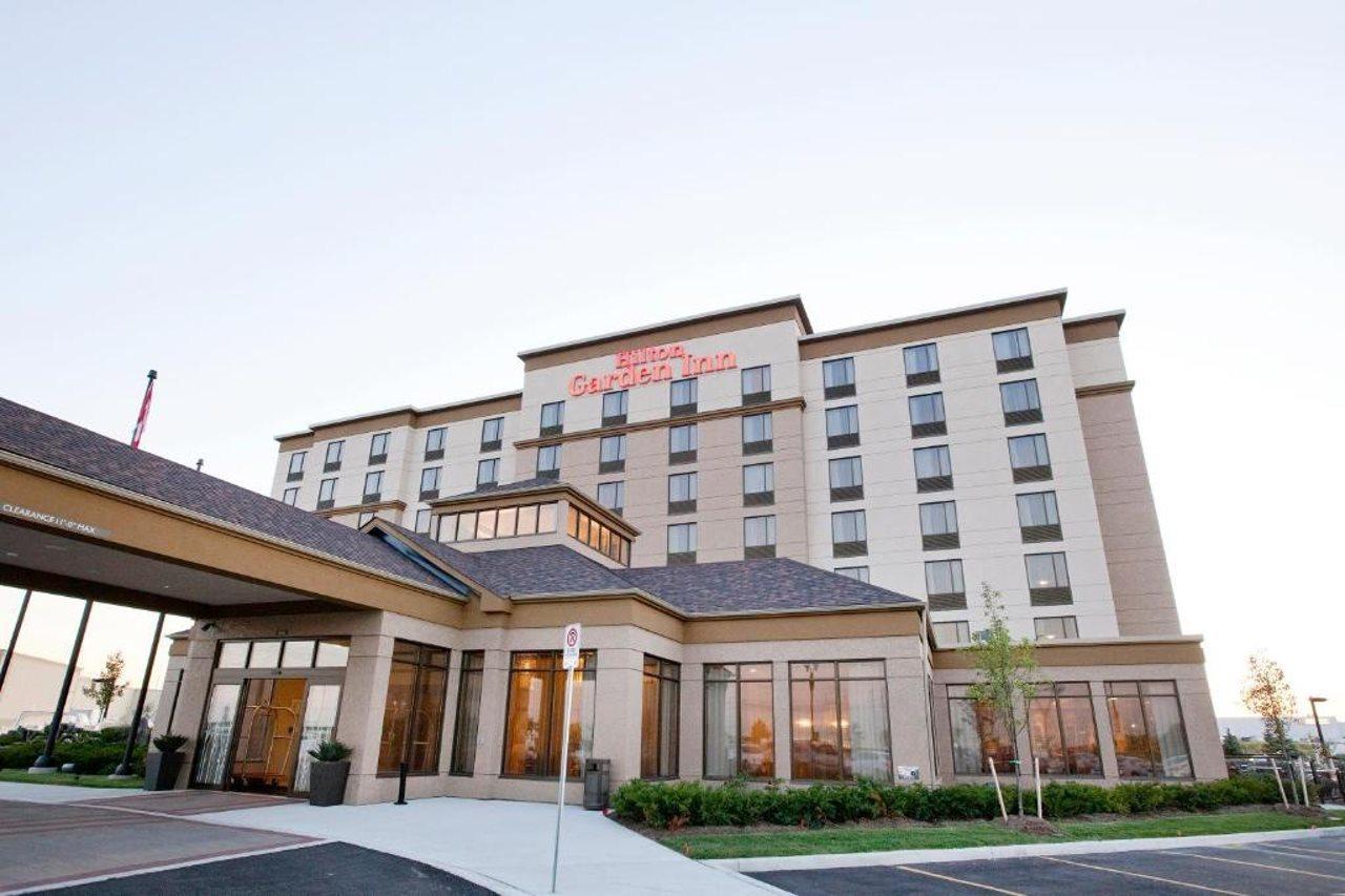 Hilton Garden Inn Toronto/Brampton Exterior photo