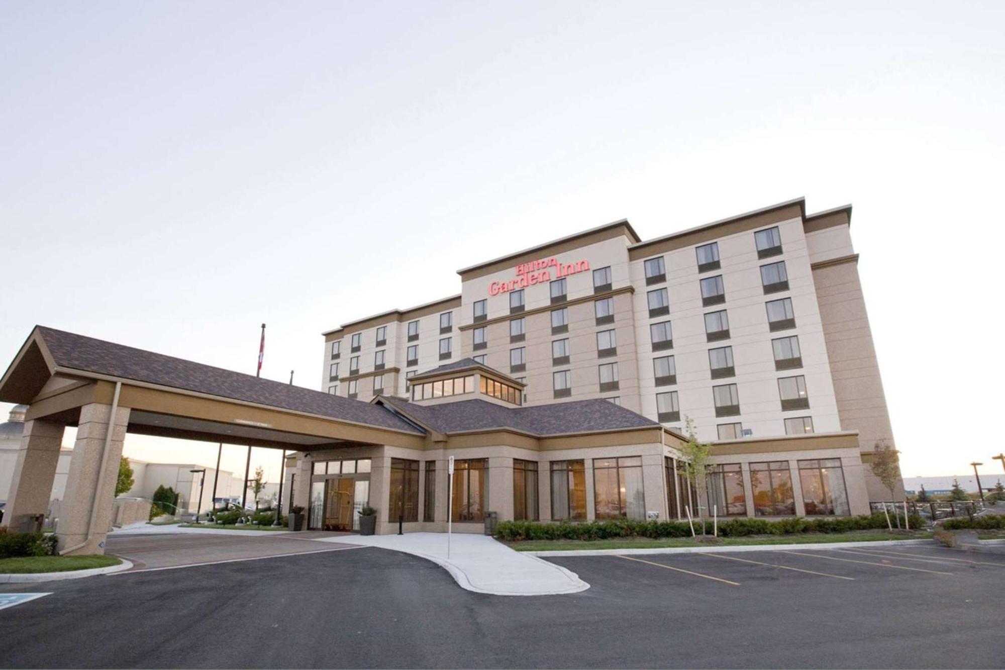 Hilton Garden Inn Toronto/Brampton Exterior photo